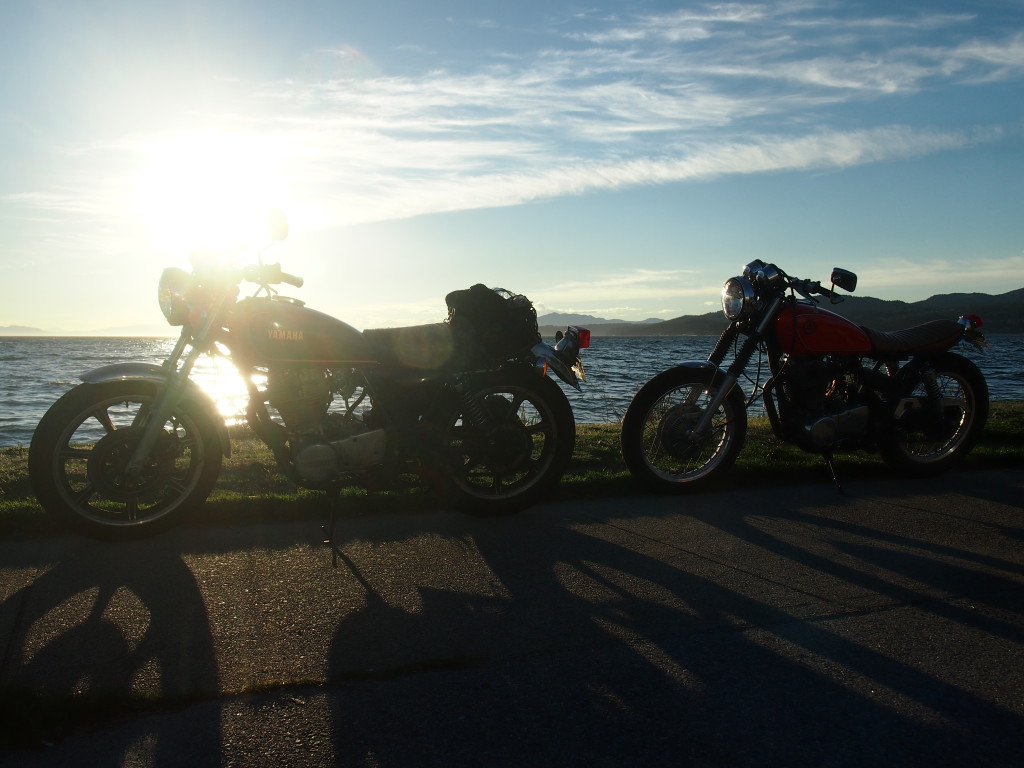 Yamaha Sr500 in the setting sun in Sechelt, Sunshine Coast B.C 
