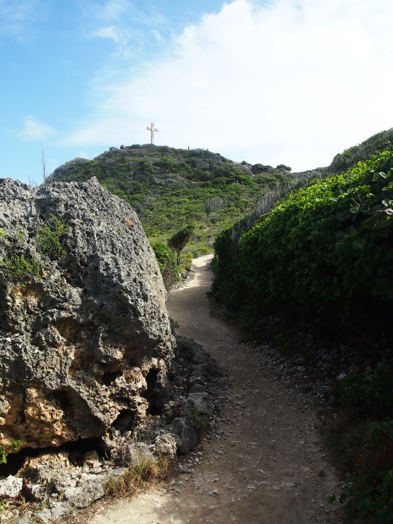 Trail leading up to the cross at Pointe des Chateaux