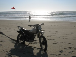 XT500 on the beach of the Oregon dunes