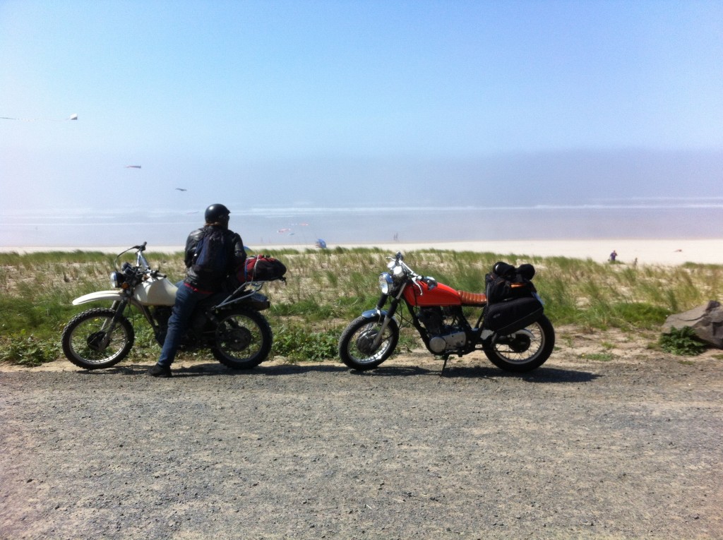 Yamaha XT500 and SR400 on the Oregon Coast road trip