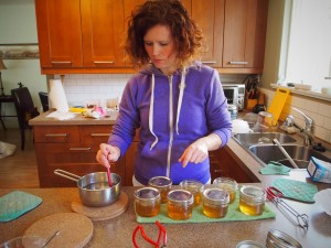 Canning dandelion jelly