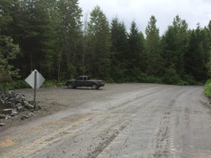 Parking area at the trail head for Keyhole hot springs