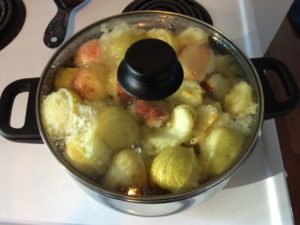 Cooking down the apples for sugar free applesauce